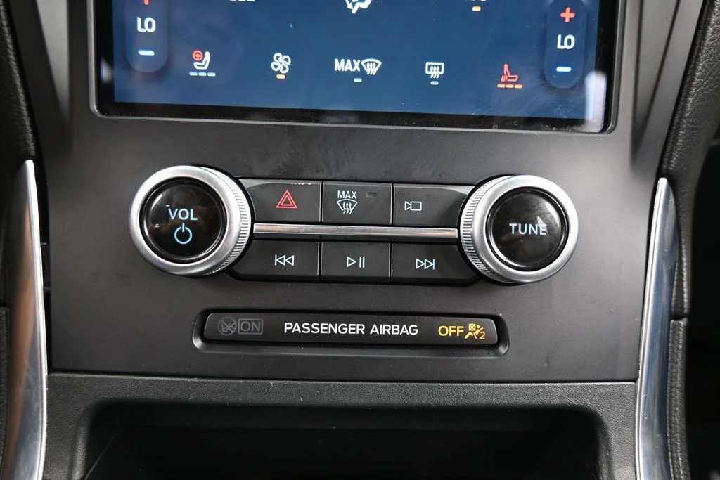 Used 2024 Black Metallic Ford Titanium image 27