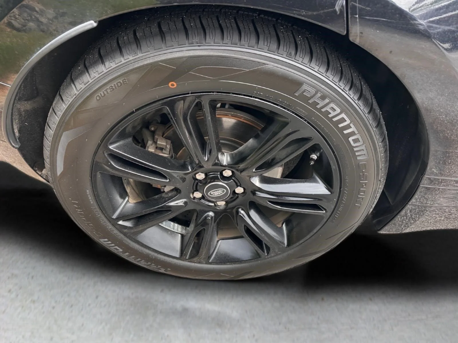 Used 2020  Land Rover R-Dynamic S image 13