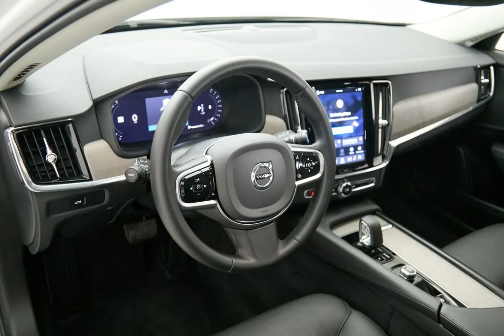 Certified Used 2025 Crystal White Volvo Plus image 13