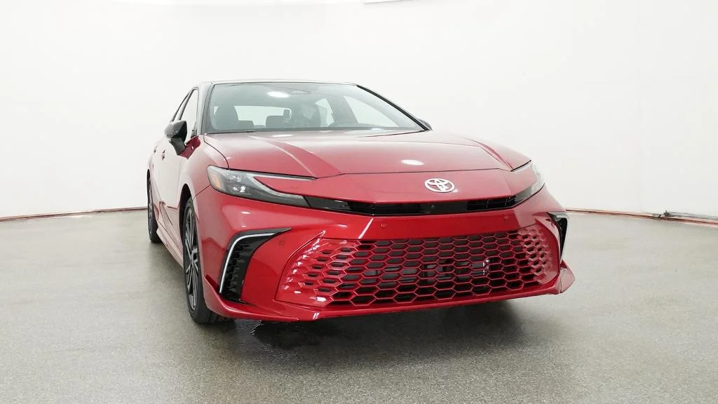 New 2026 Supersonic Red with Midnight Black Metallic roof Toyota XSE image 7