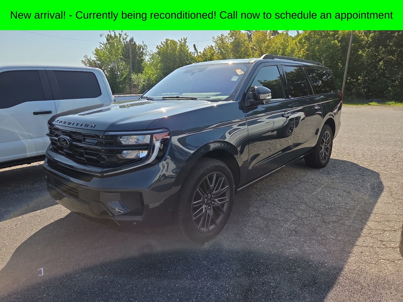 Used 2025 Blue Metallic Ford Platinum image 3