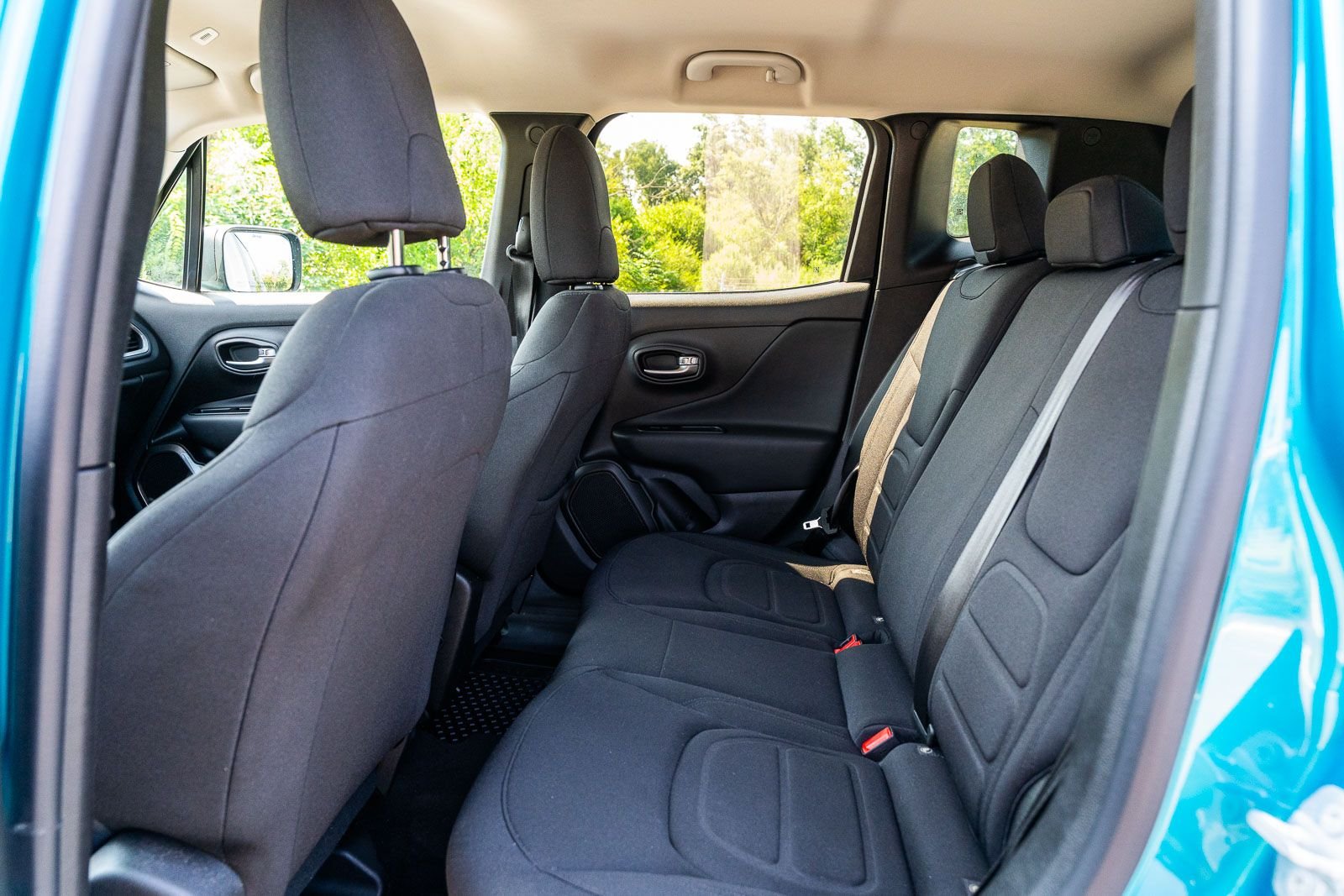 Used 2022 Teal Jeep Latitude image 16