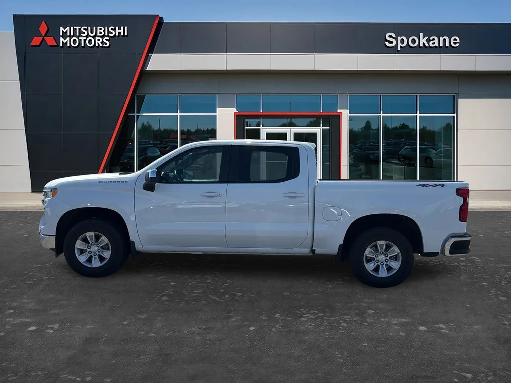 Used 2023 Summit White Chevrolet LT image 4