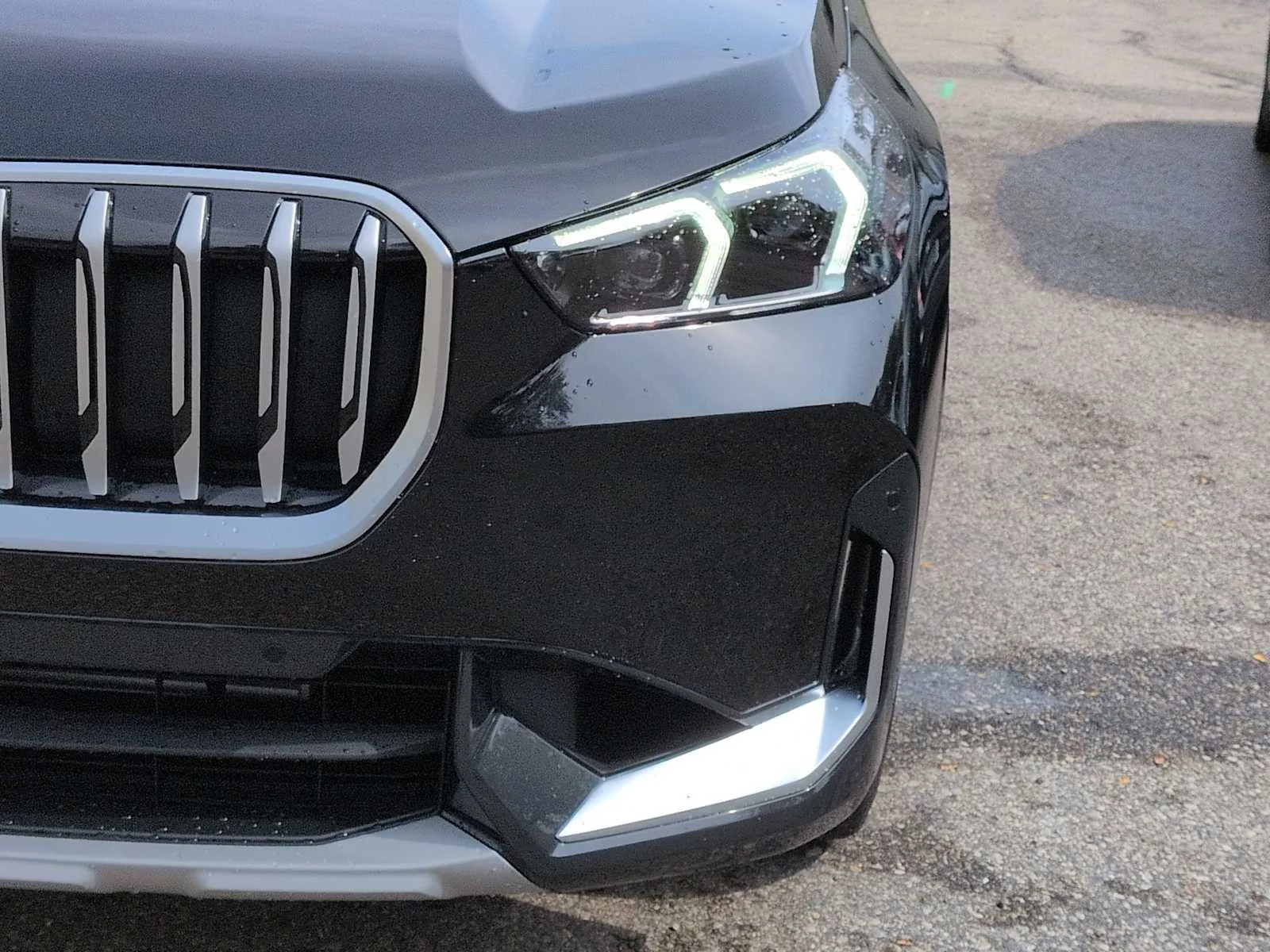 New 2026 Black Sapphire Metallic BMW xDrive28i image 11