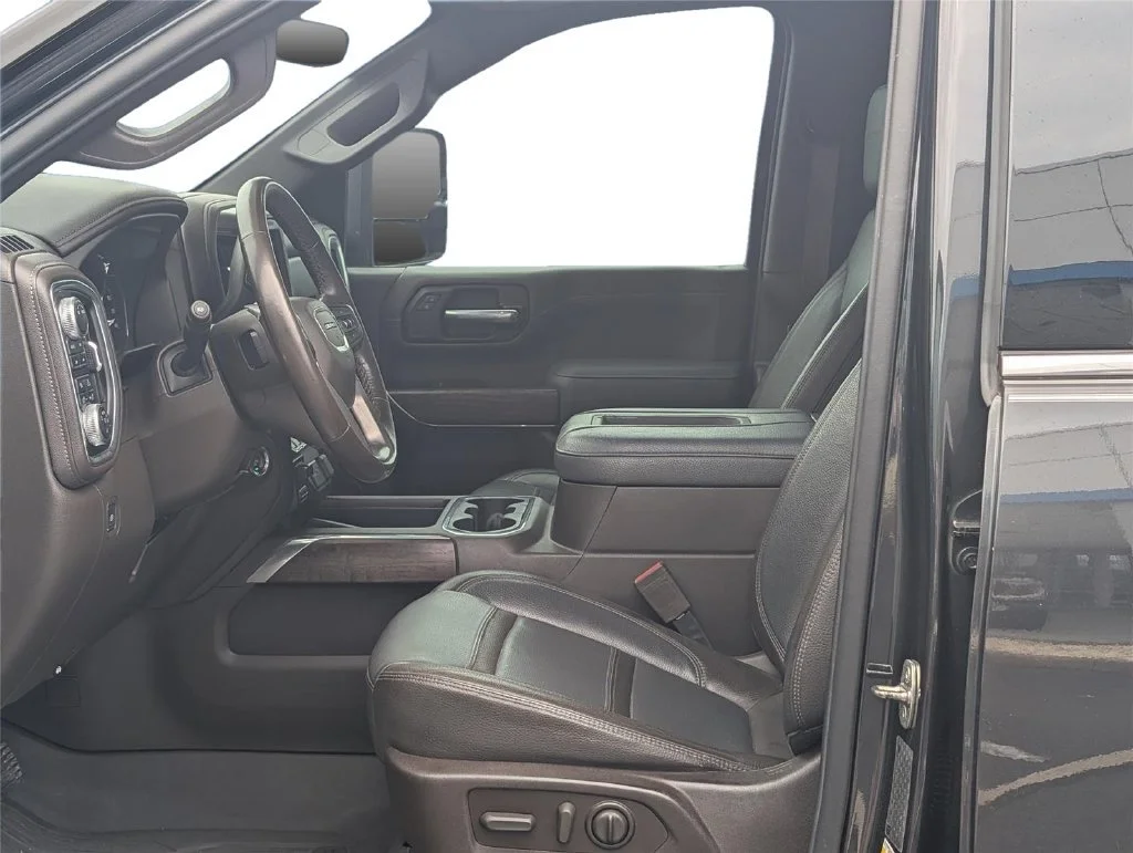 Used 2020 CARBON BLACK METALLIC GMC Denali image 12