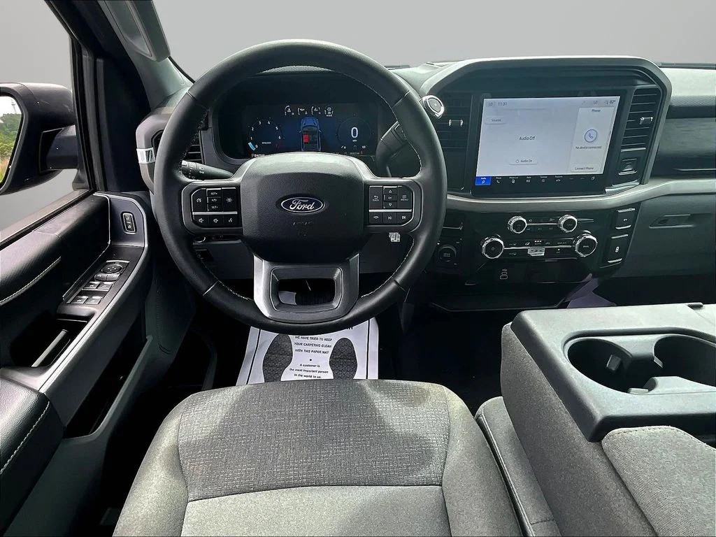Used 2025 Blue Ford XLT image 9