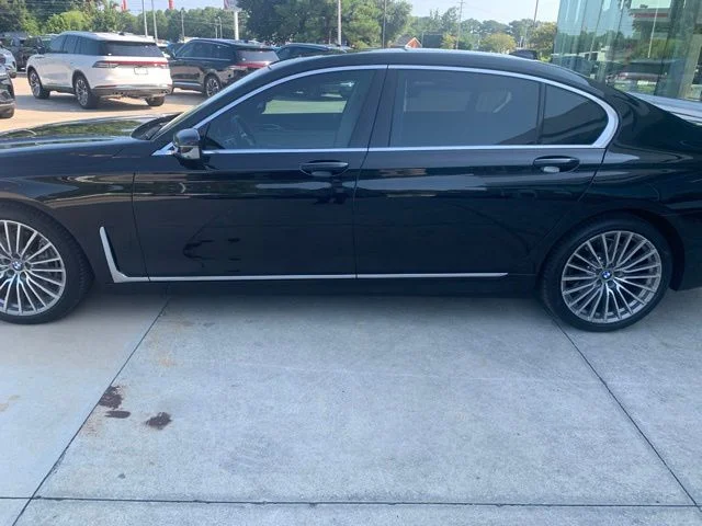 Used 2020 Black BMW 740i image 2