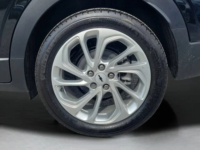 New 2027 Mosaic Black Metallic Chevrolet LT image 30