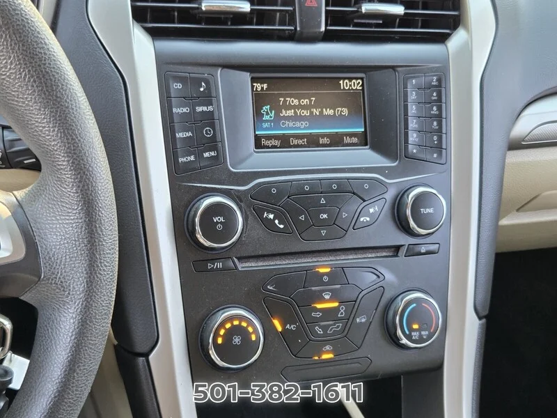 Used 2016 Oxford White FORD 4DR SDN SE FWD image 23