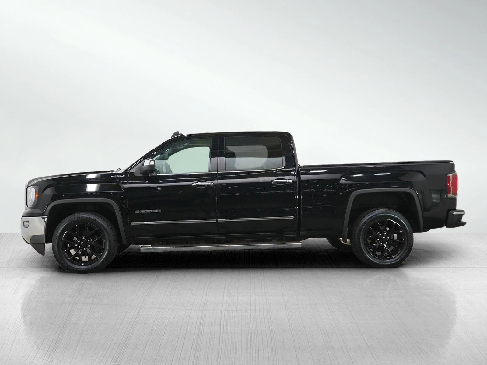 Used 2018 GMC Sierra 1500 SLT with VIN 3GTU2NEC7JG411369 for sale in Hopkins, Minnesota