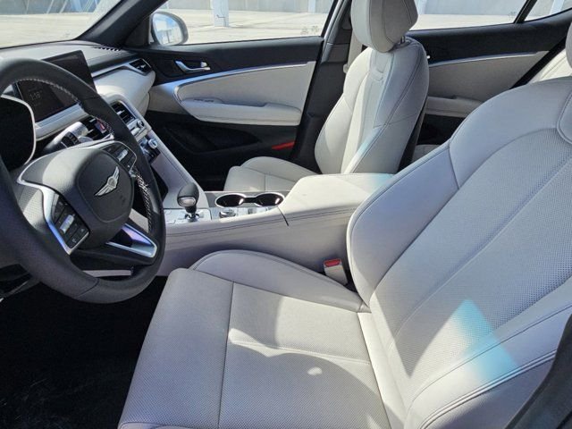 2025 GENESIS G70 Standard - Photo 16