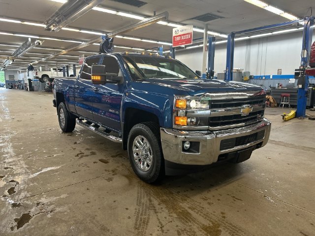 Used 2019 DEEP OCEAN BLUE METALLIC Chevrolet LT image 11