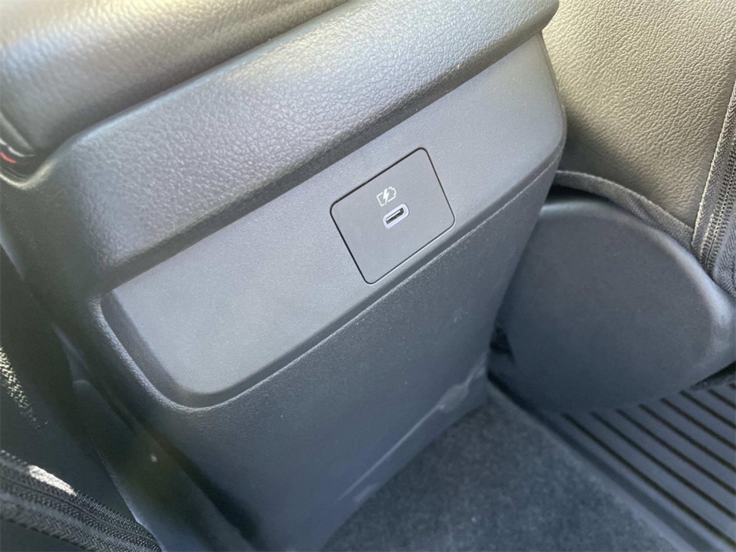 2026 Nissan Sentra SR - Photo 7