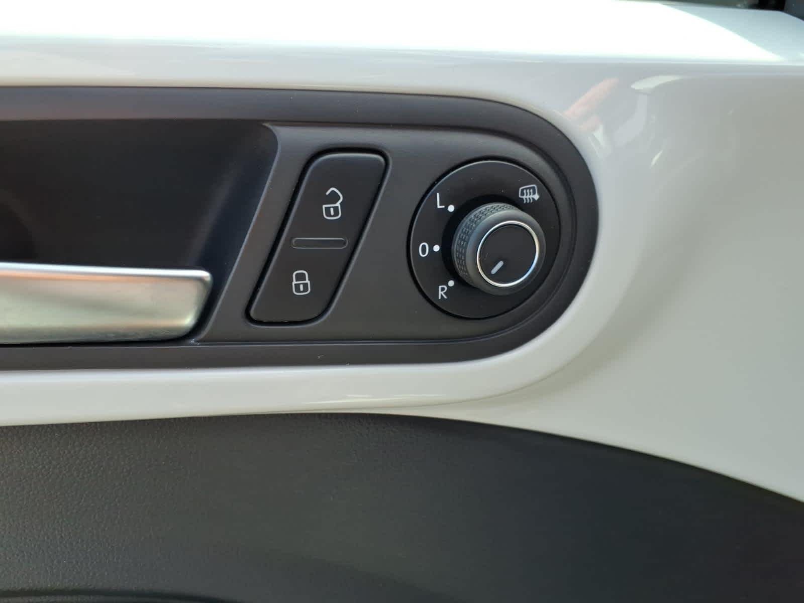 Used 2018 Pure White/Black Roof Volkswagen S image 13