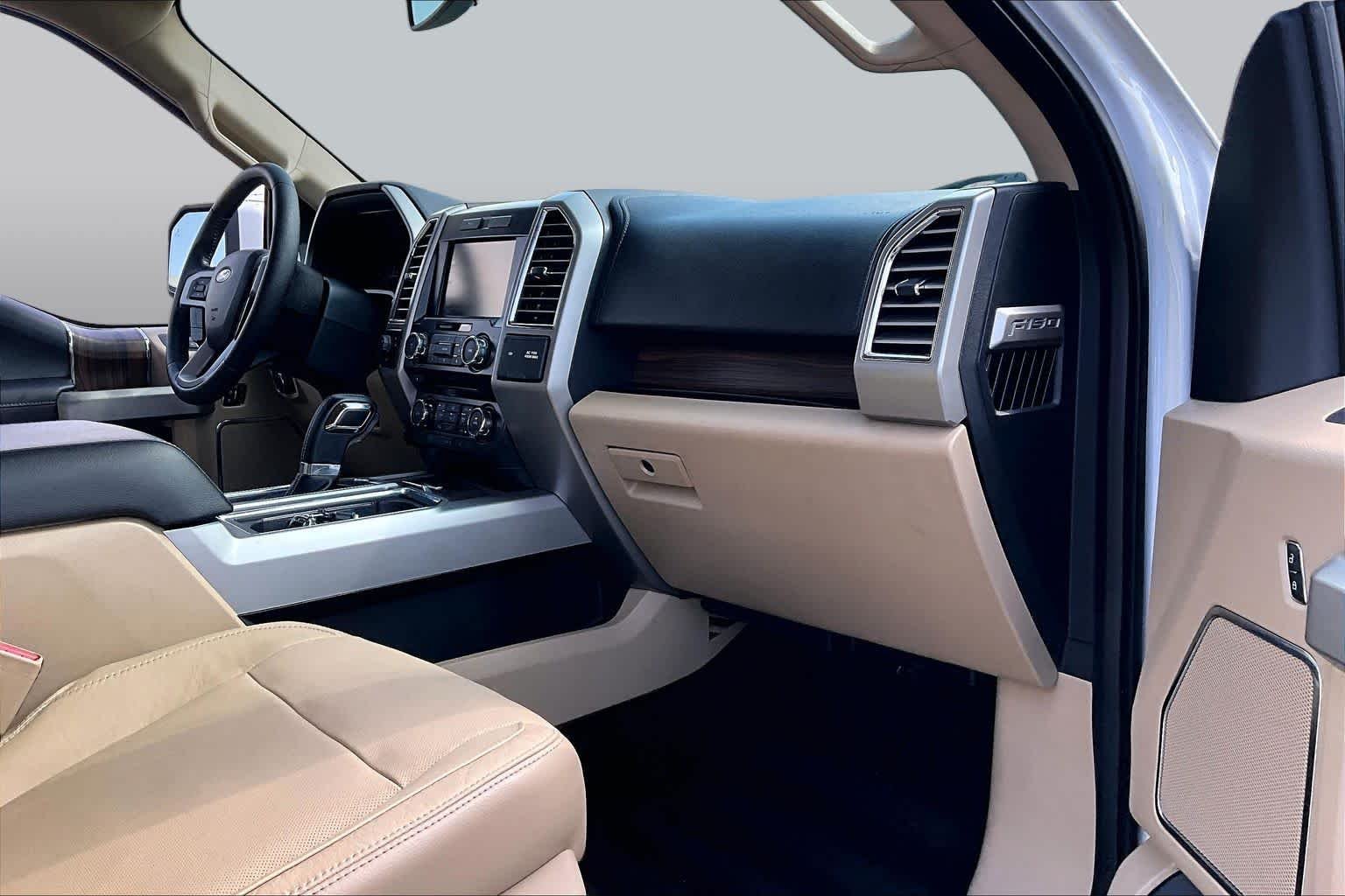 Used 2015 Oxford White Ford Lariat image 18