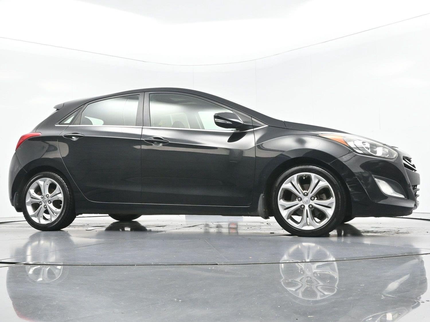 Used 2013 Black Noir Pearl Hyundai 5dr HB Auto PZEV image 44