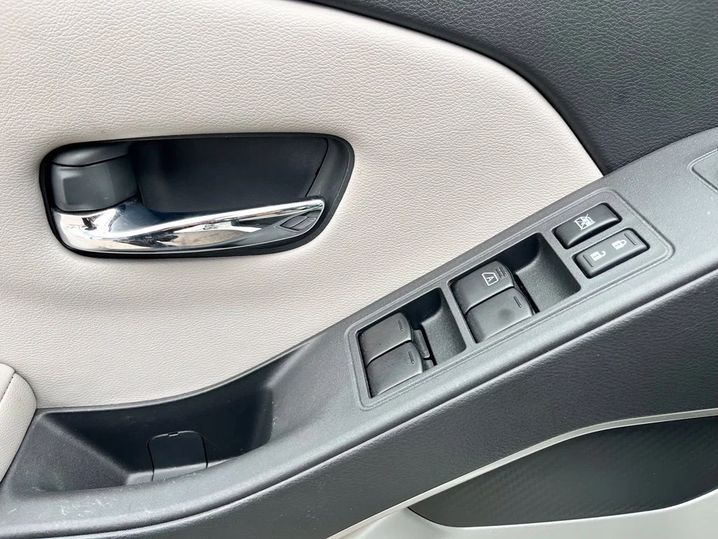 Used 2025 White Nissan SV image 20