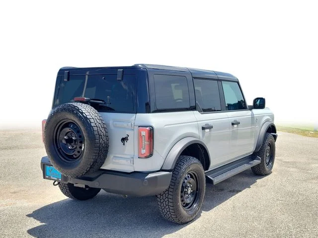 New 2026 Avalanche Gray Ford Outer Banks® image 4