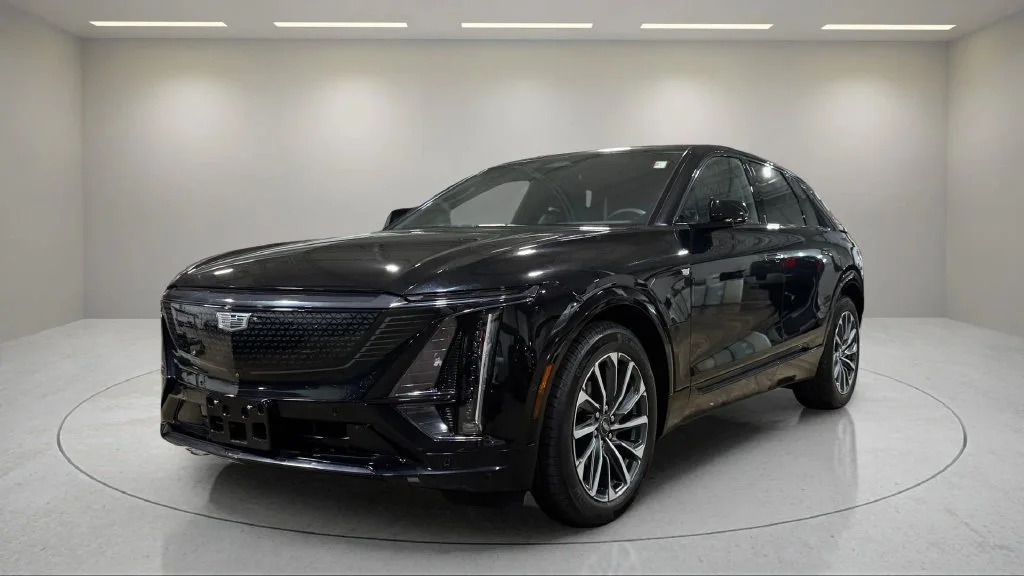 2024 Cadillac LYRIQ Sport 2