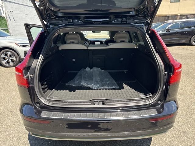 Used 2024 Black Volvo Ultimate image 11