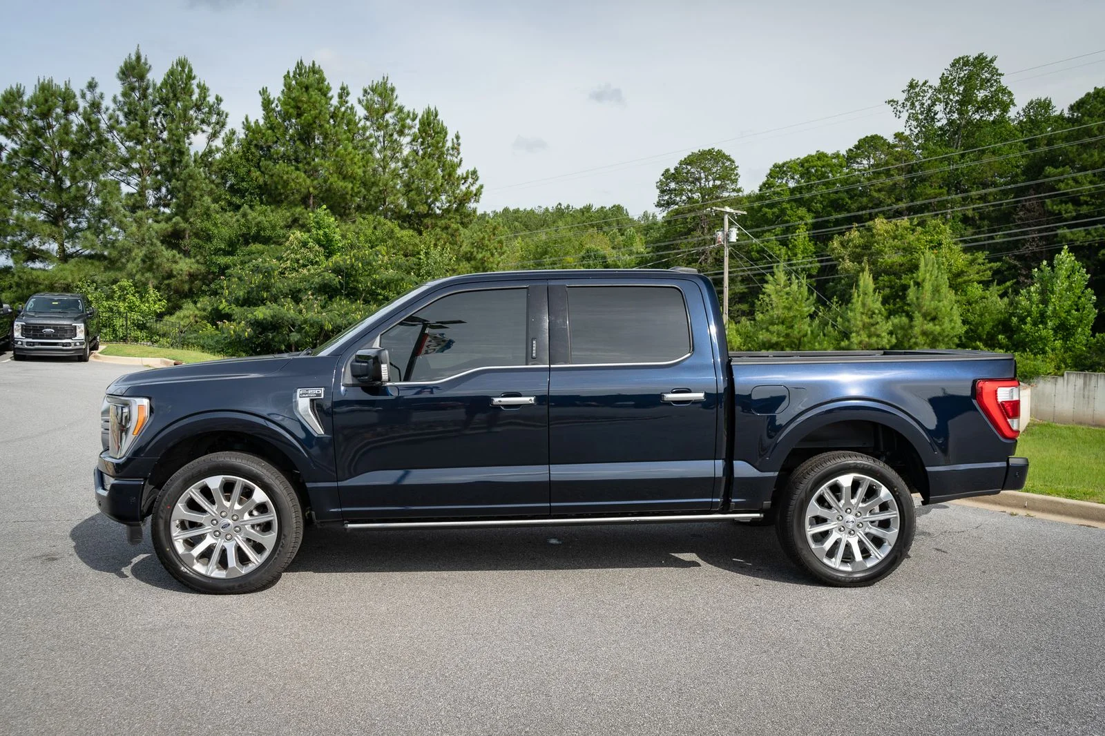 Used 2023 Blue Ford Limited image 5