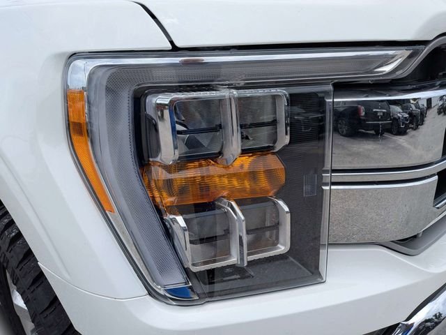 Used 2021 White Ford Lariat image 9