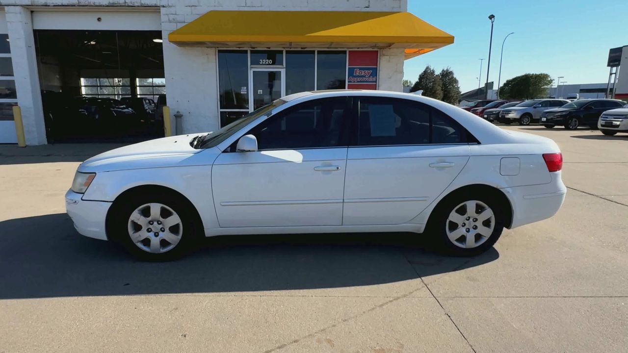 2009 Hyundai Sonata Base photo 3