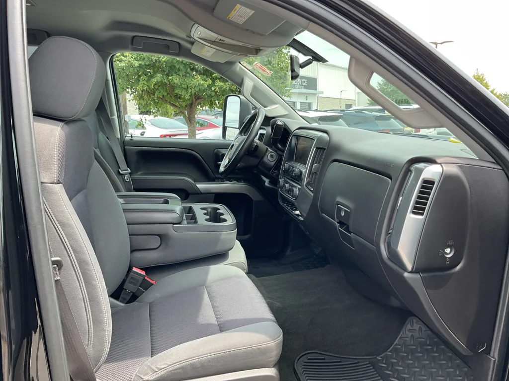 Used 2015 Black Chevrolet LT image 18