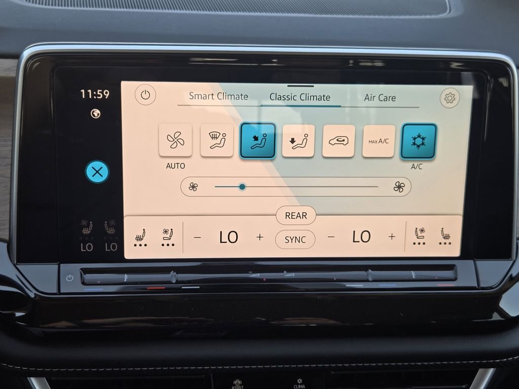 New 2026 White/off-white Volkswagen 2.0T SE w/Technology image 16