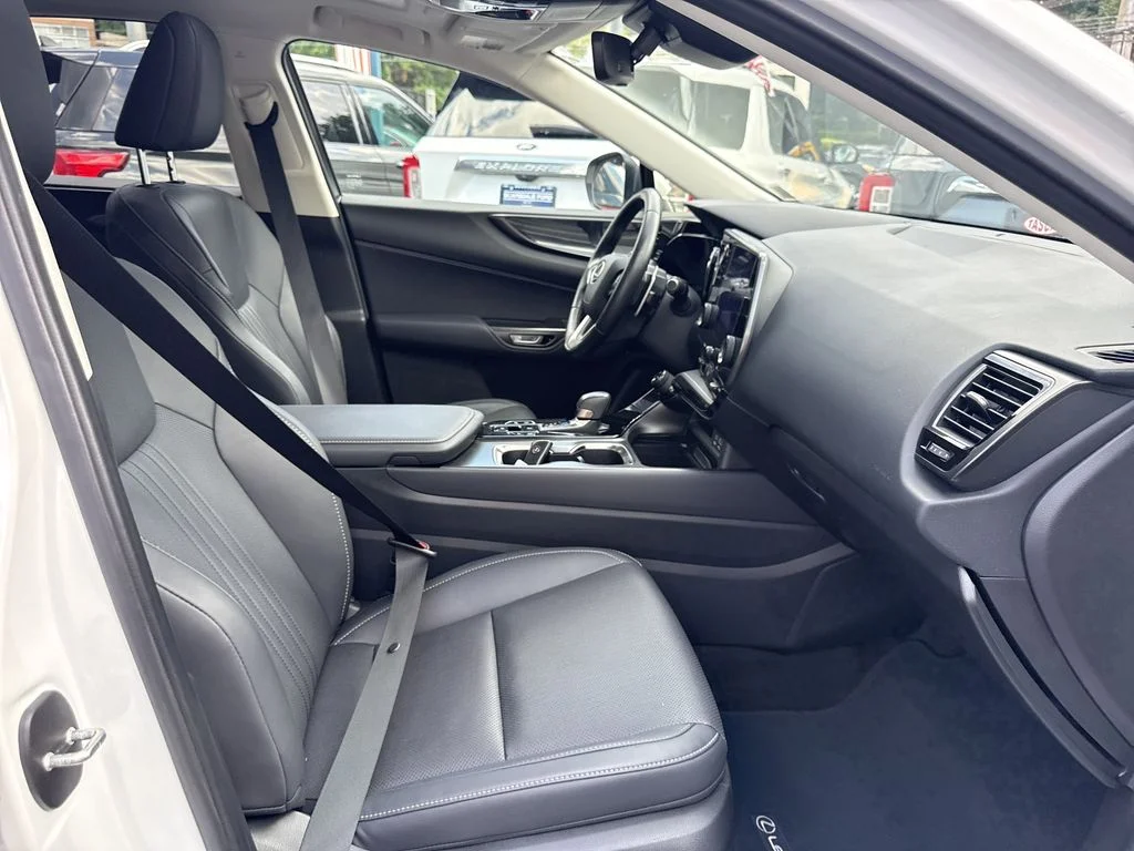 Used 2024 White Lexus 350 Base image 27