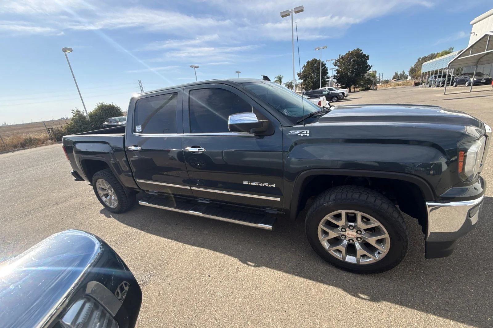 Used 2018 DARK SLATE METALLIC GMC SLT image 3