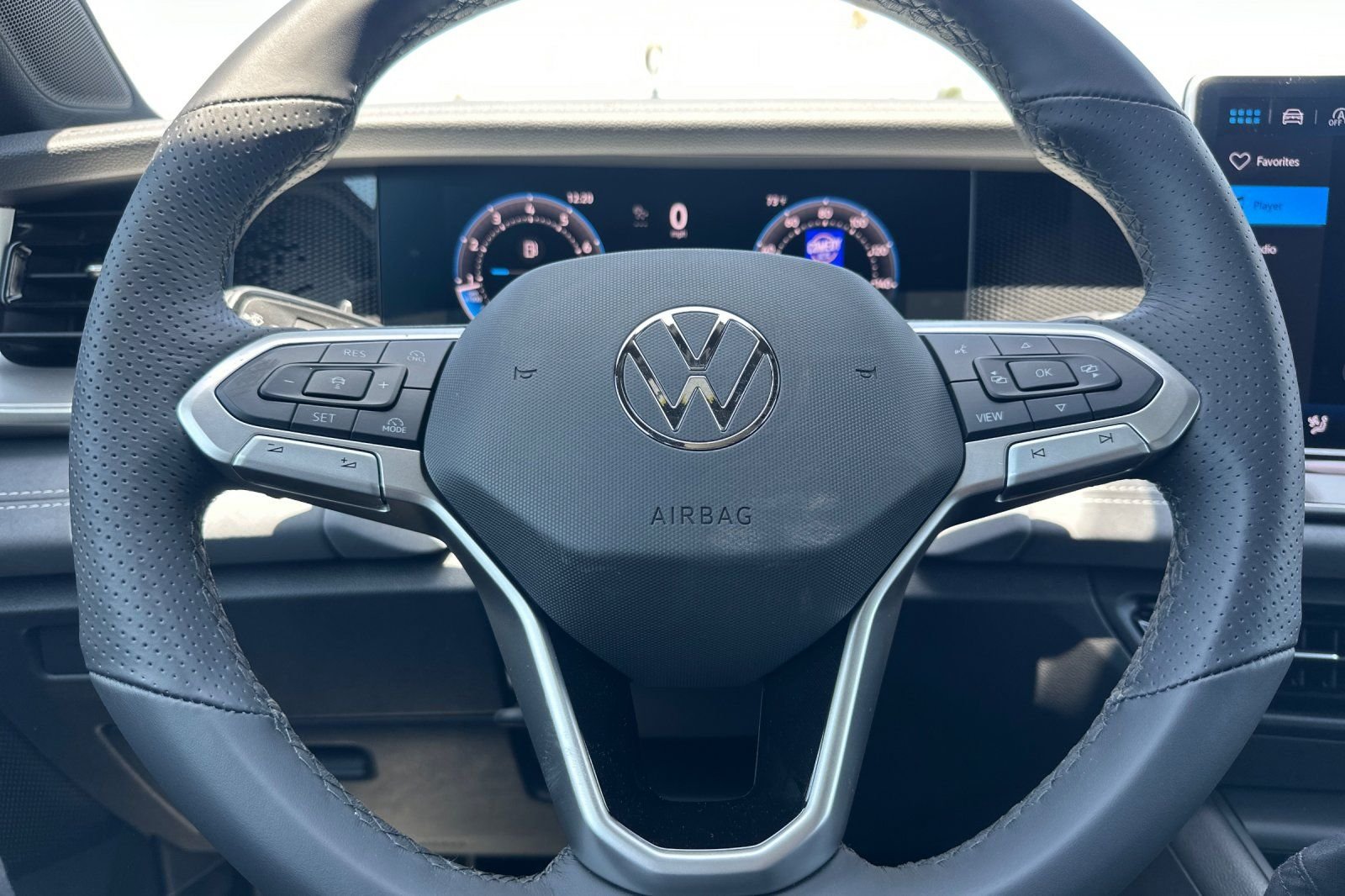 New 2026  Volkswagen 2.0T SE R-Line Black image 22