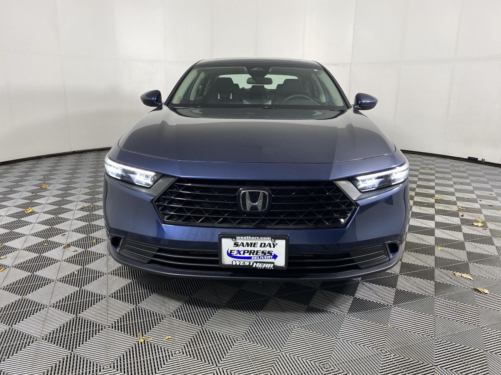 Used 2024 Canyon River Blue Metallic Honda EX image 2