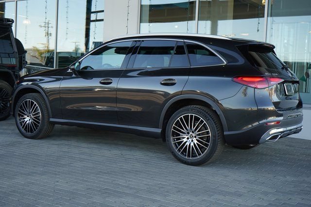 New 2026 Graphite Grey Metallic Mercedes-Benz GLC 300 image 39