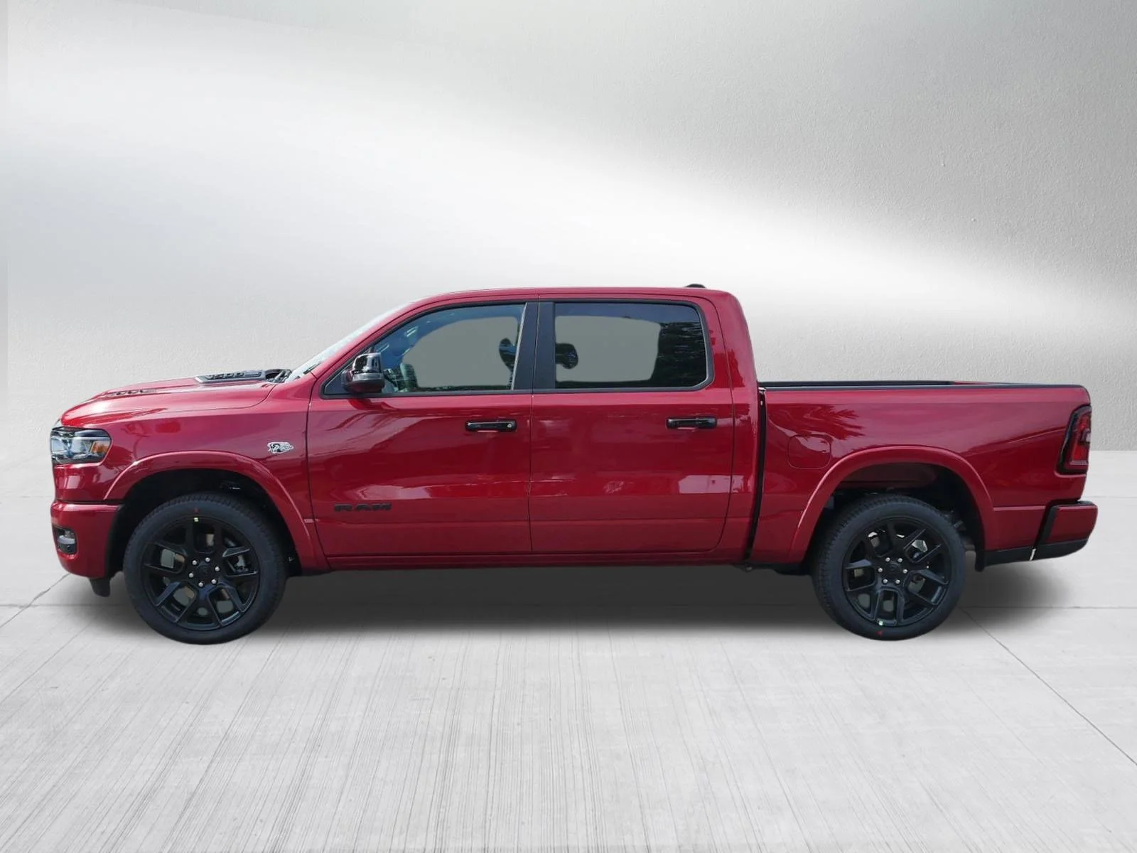 New 2026 Molten Red Pearl-Coat Exterior Paint RAM Laramie image 4