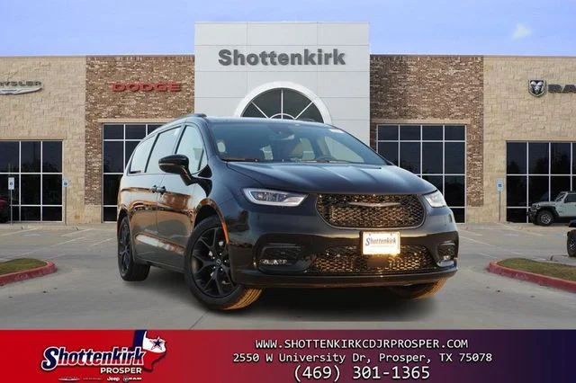 2026 Chrysler Pacifica Limited's photo