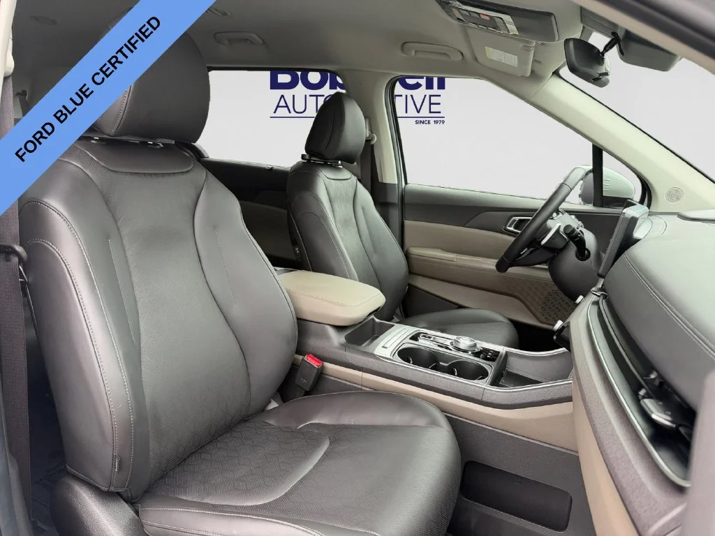 Certified Used 2026 White Kia EX image 16