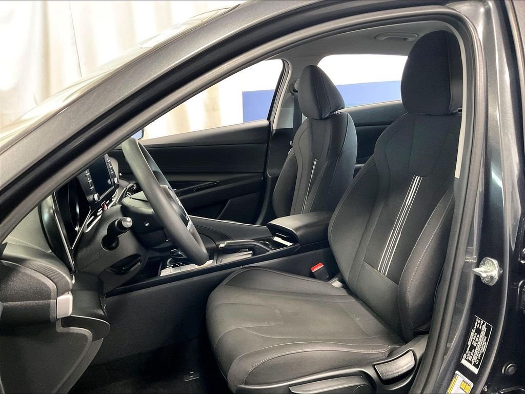 Used 2023 Gray Hyundai SEL image 10