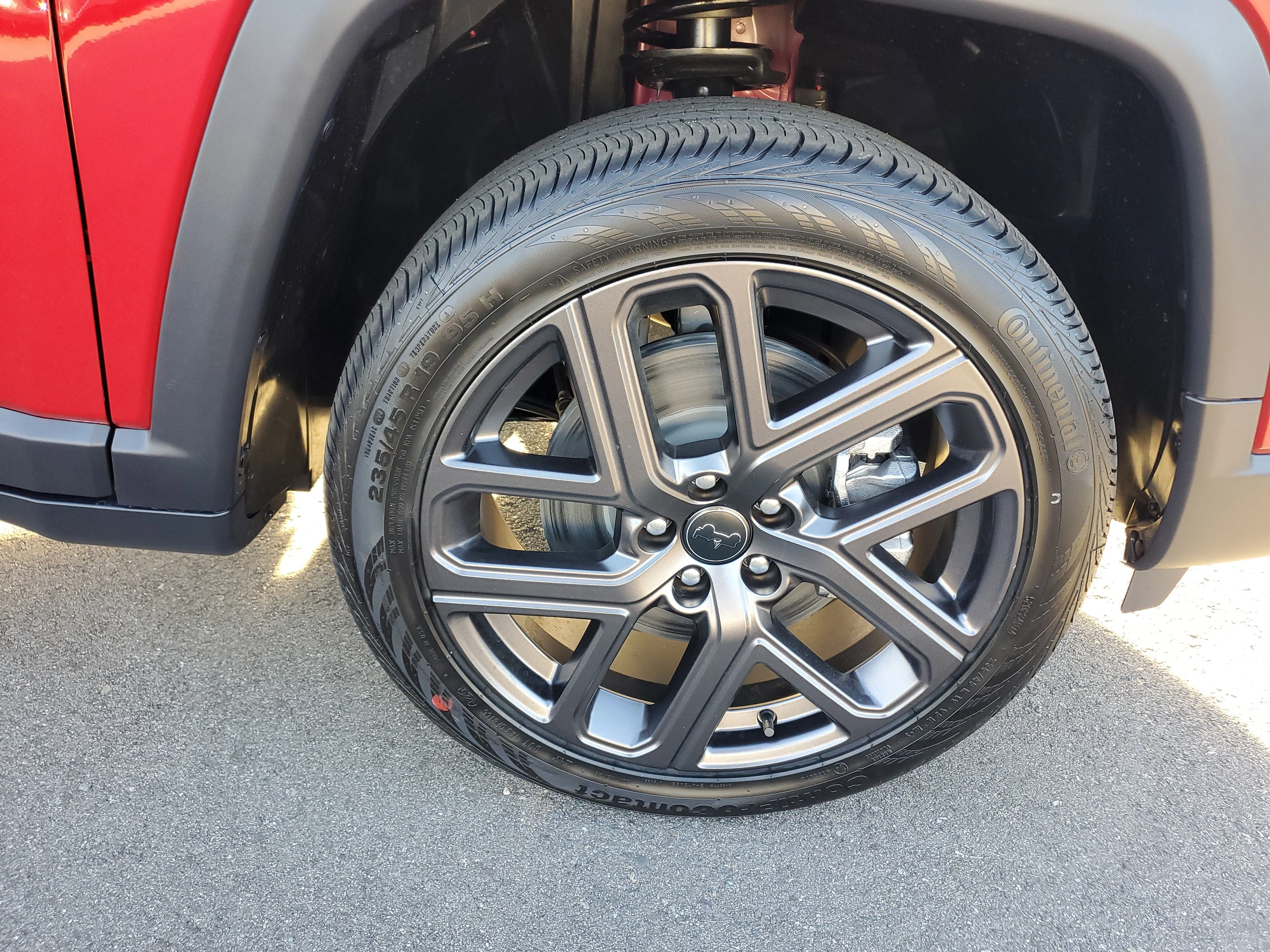 New 2026 Red Hot Pearl-Coat Exterior Paint Jeep Latitude image 9