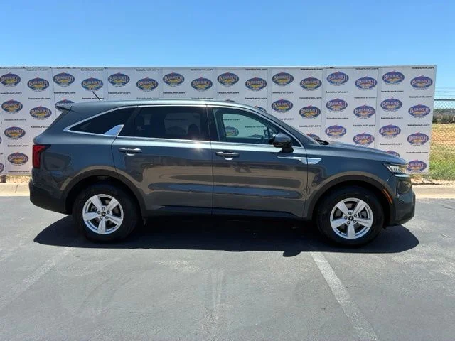 2022 Kia Sorento LX