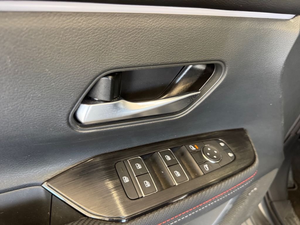 Used 2025 Gray Nissan SR image 12