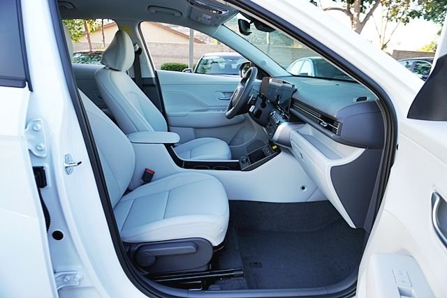 New 2026 White Hyundai SEL Premium image 13