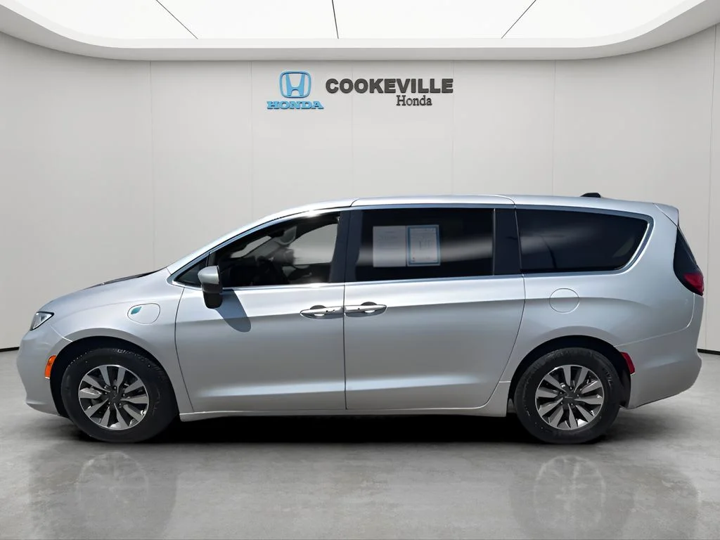 Used 2023 Silver Mist Clearcoat Chrysler Touring L image 11