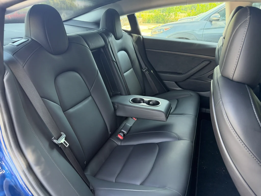 Used 2020  Tesla Standard Range image 26