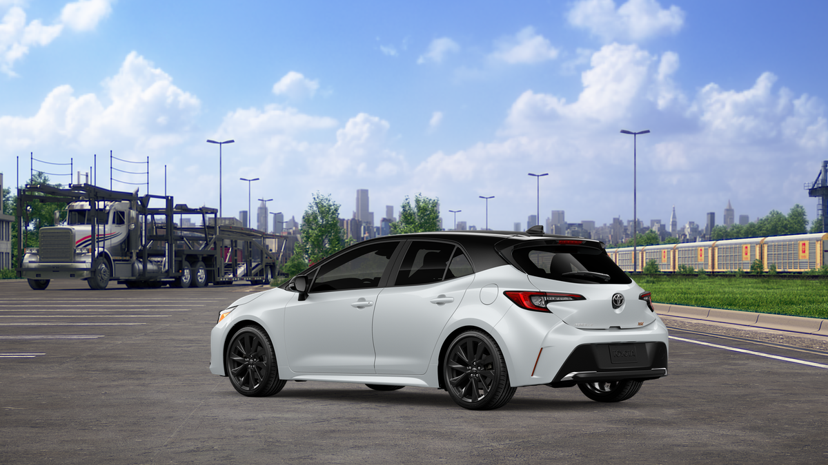 New 2027 Wind Chill Pearl with Black roof Toyota XSE image 6
