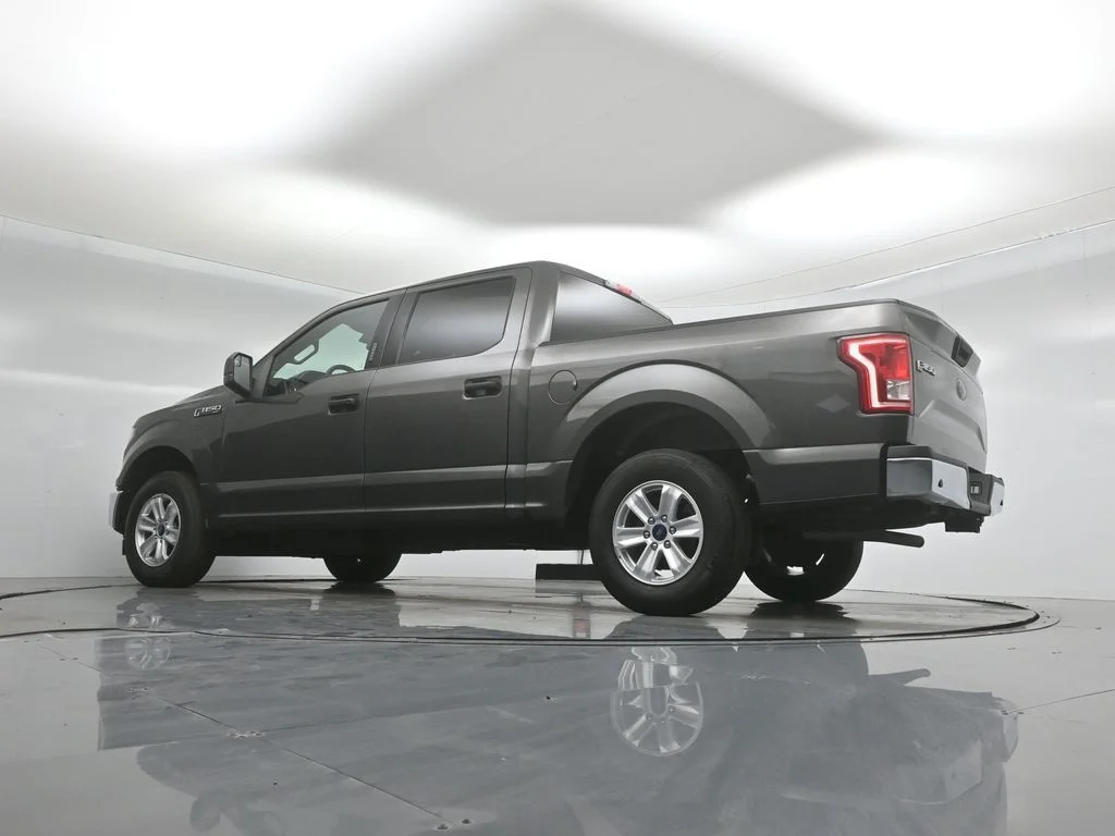 Used 2017 Gray Ford XLT image 43
