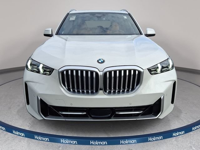 New 2026 Mineral White Metallic BMW xDrive40i image 2