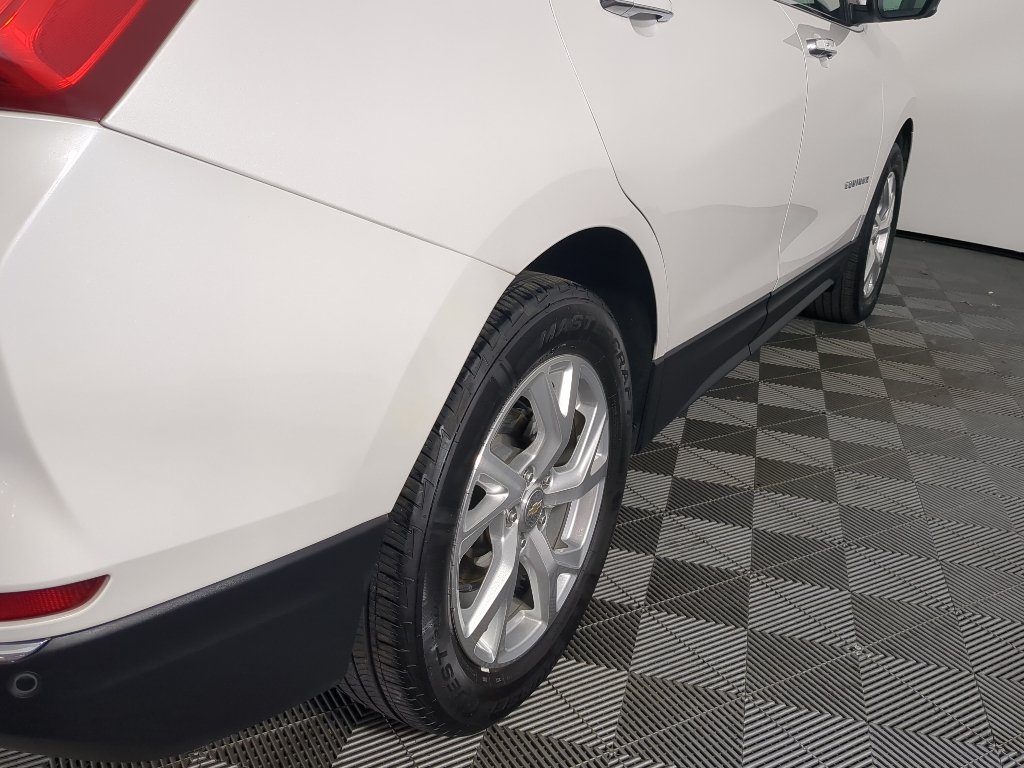 Used 2020 Iridescent Pearl Tricoat Chevrolet Premier image 9