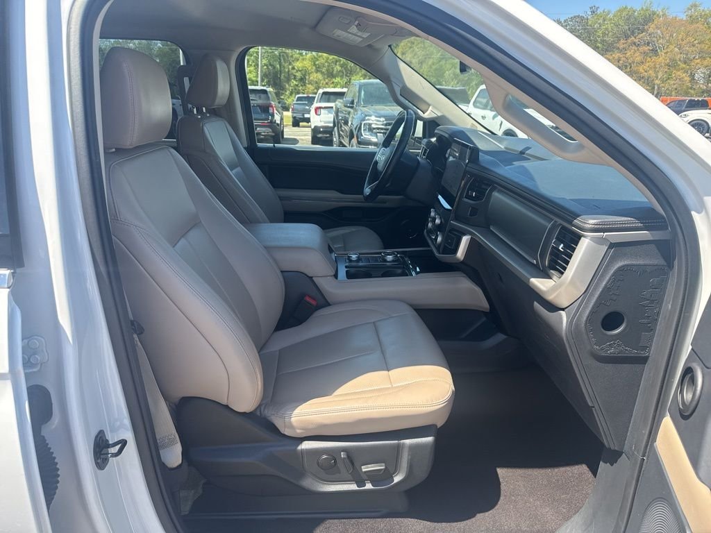 Used 2023 White Ford XLT image 9