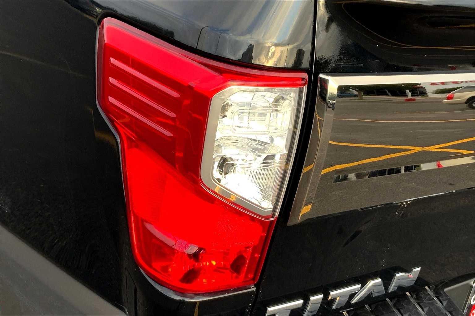 Used 2019 Magnetic Black Metallic Nissan Platinum Reserve image 28